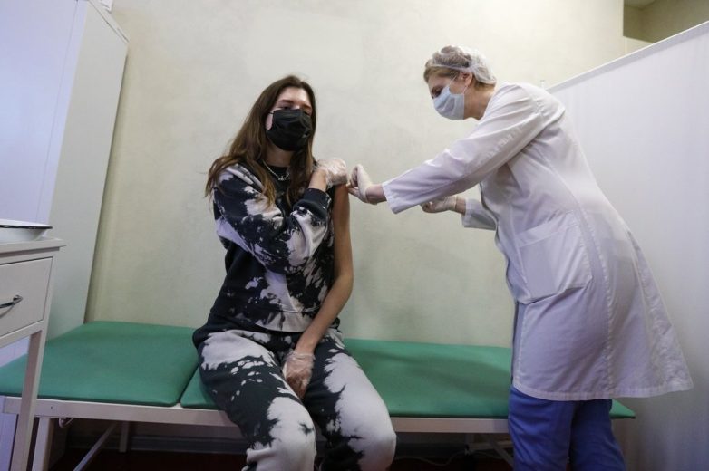 Путин считает, что вакцинирование россиян должно стоять на первом месте
