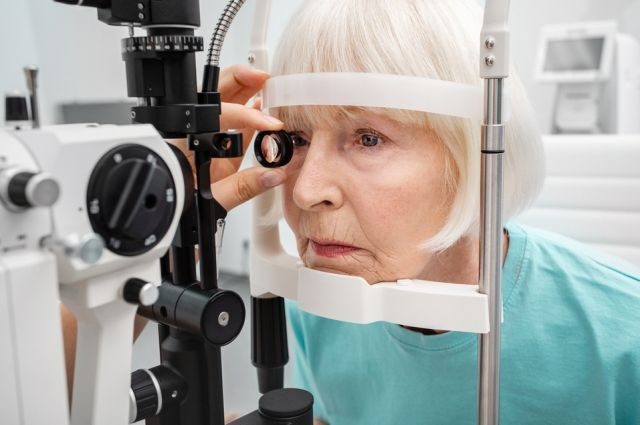 Можно ли детям и 50-летним делать коррекцию зрения
