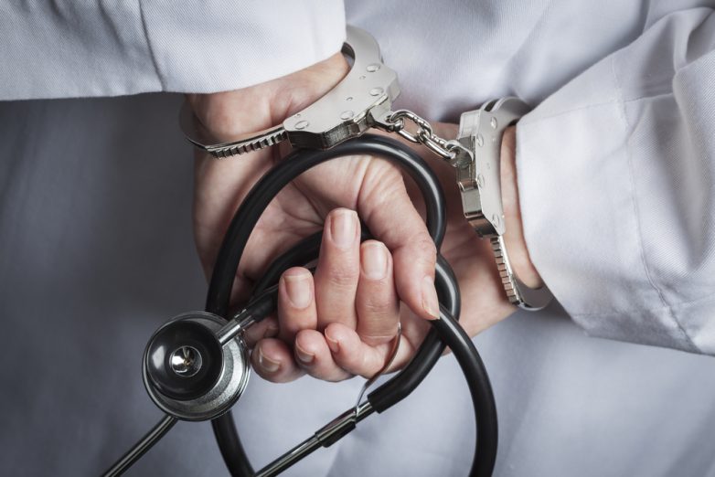 Могут ли врачей освободить от уголовной ответственности