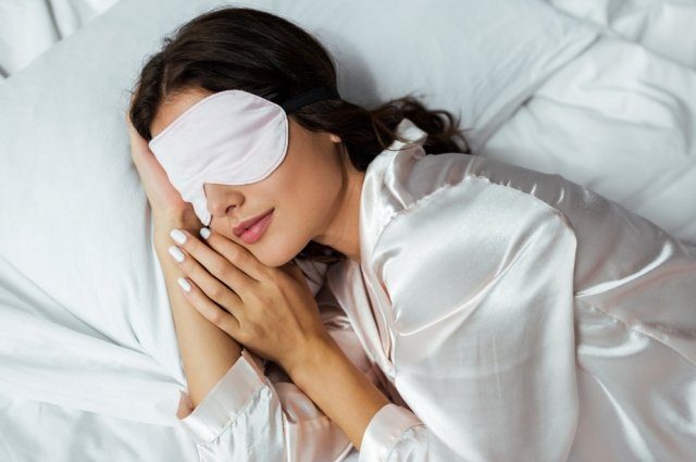 Не вредно ли спать в маске?