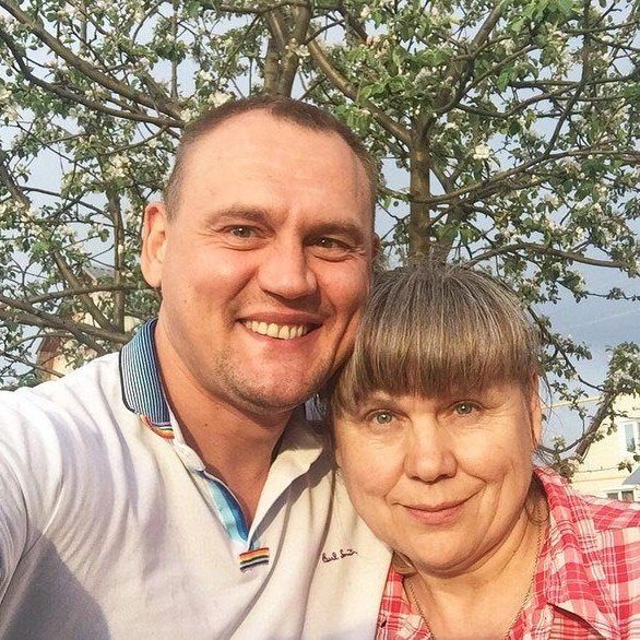 Экс-участник «Дома-2» Степан Меньщиков отправляет отца в дом престарелых