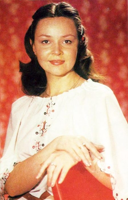 Актрисе Ирине Акуловой – 72