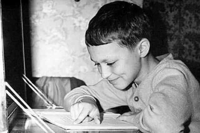 Как живёт Александр Домогаров в свои 62