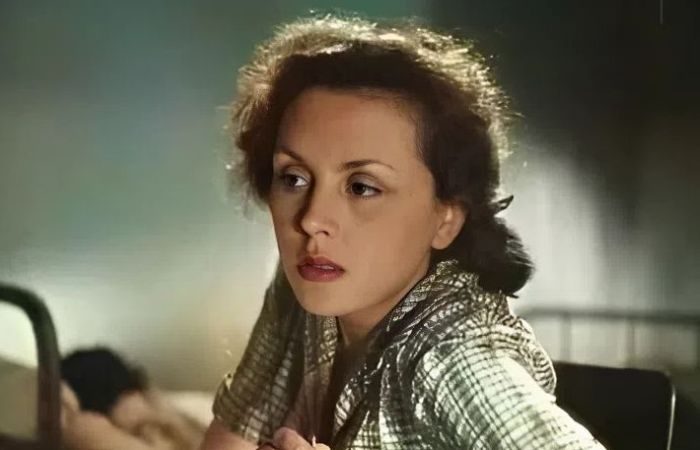 Почему Нина Заречная умерла в пустой квартире