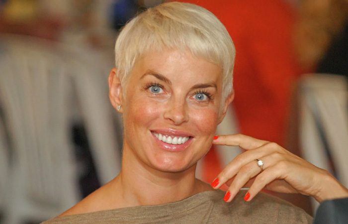 Как живёт и выглядит сегодня Анастасия Калманович в свои 53