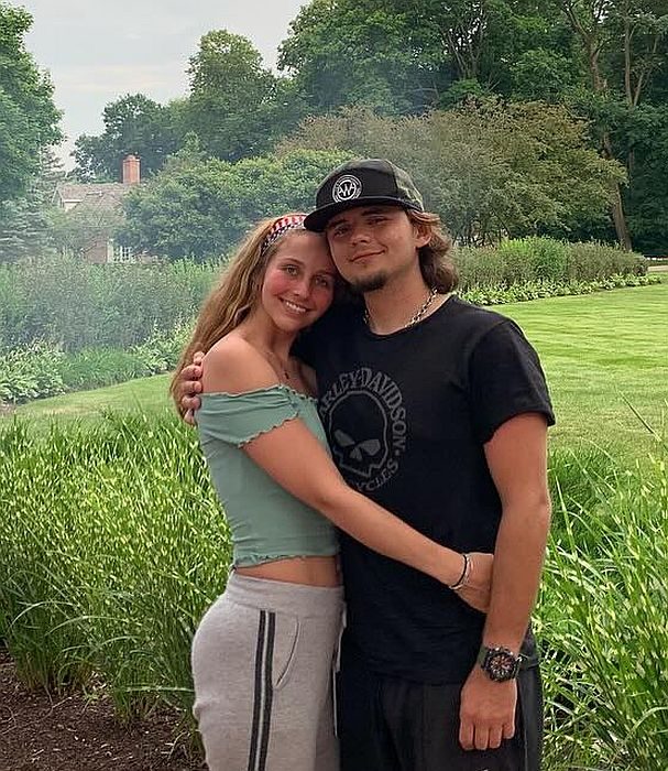 Как сегодня живут и выглядят дети Майкла Джексона