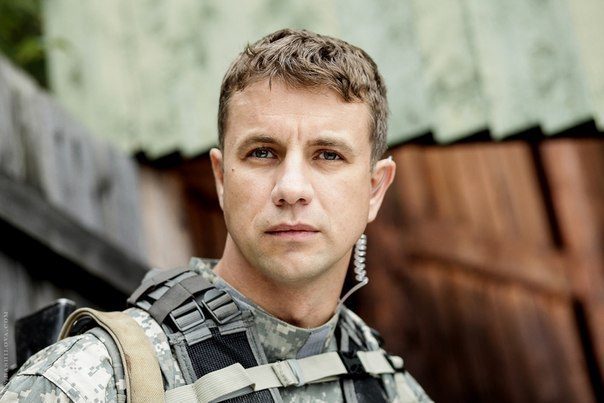 Как выглядят вторые половинки актёров сериала «Морские дьяволы»