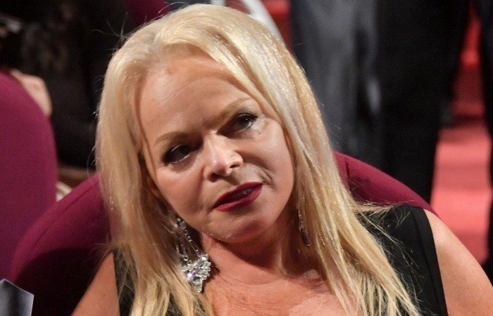 Почему Долина, имея имущество на сотни миллионов, не рассчитывается за квартиру