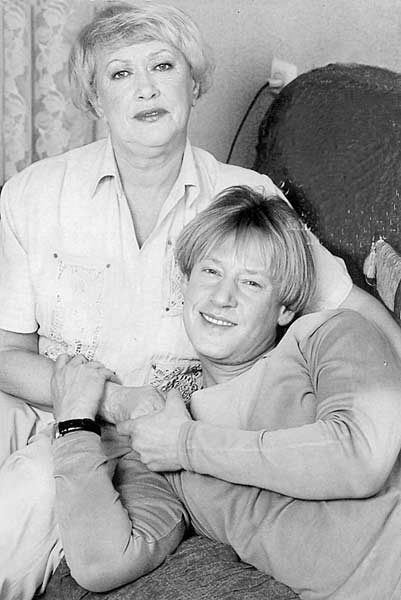 Как выглядят и живут взрослые дети Дмитрия Харатьяна