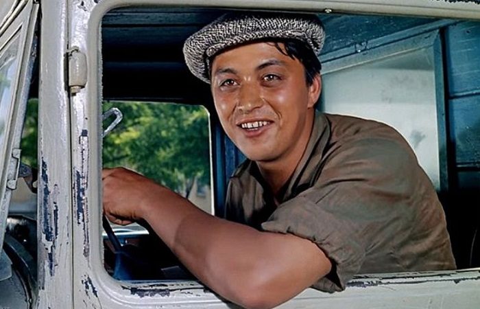 Почему шофёр Эдик из «Кавказской пленницы» умер в пустой квартире