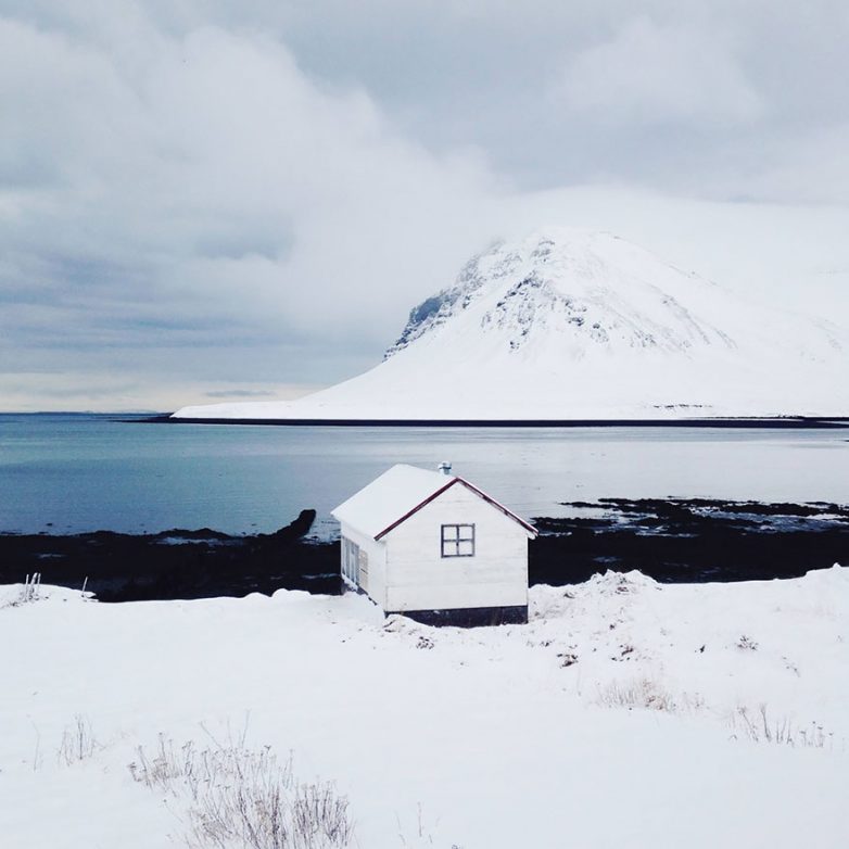 40 одиноких домов среди волшебной красоты зимних пейзажей