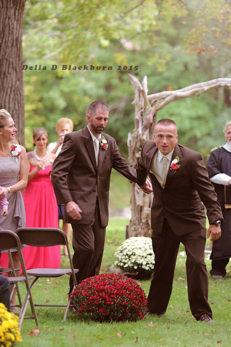 Отец невесты прервал свадьбу, чтобы совершить трогательный поступок