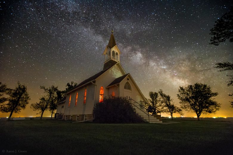 25 фото о маленьких деревенских церквушках, которые стоят в глуши уже на протяжении веков