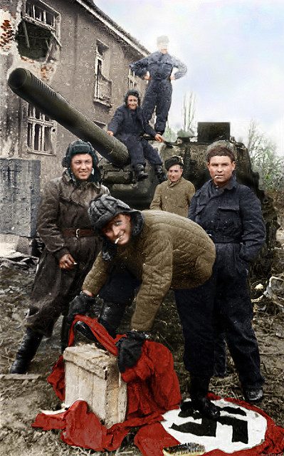 Цветные снимки воинов Красной Армии
