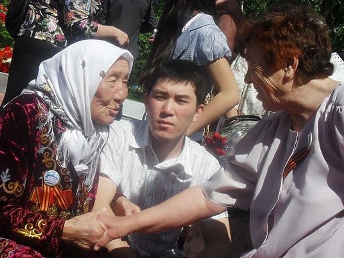 «Мать 150 детей». Как 16-ти летняя киргизка стала матерью для детей из блокадного Ленинграда
