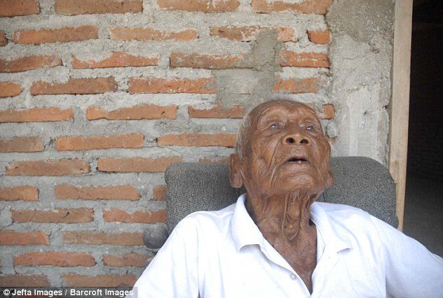 Ему 145 лет, и он Самый Старый человек в мире