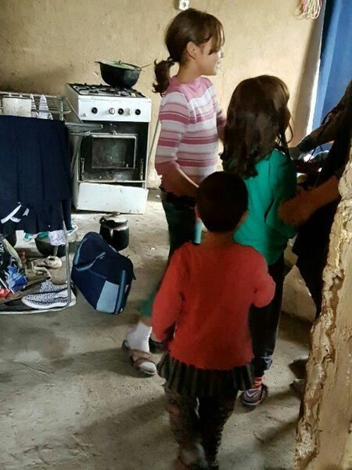 Шокирующие подробности как в Казахстане обнаружили 6 детей, живущих без родителей