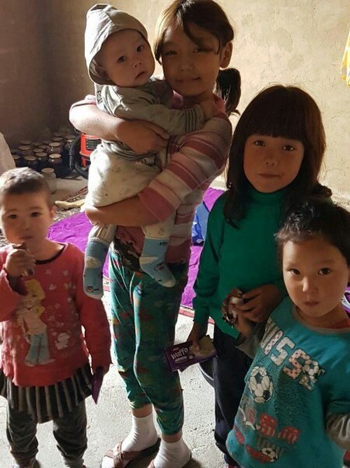 Шокирующие подробности как в Казахстане обнаружили 6 детей, живущих без родителей