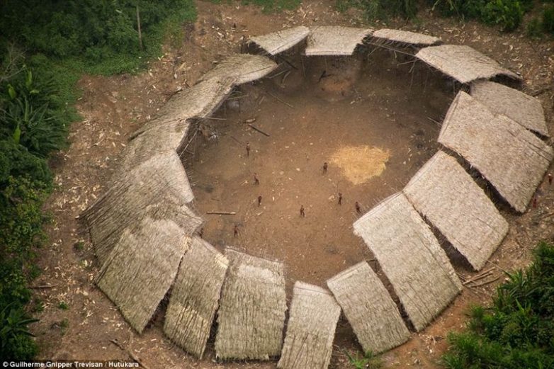 Нашли ещё одно нетронутое цивилизацией племя Амазонки. Вот это да!