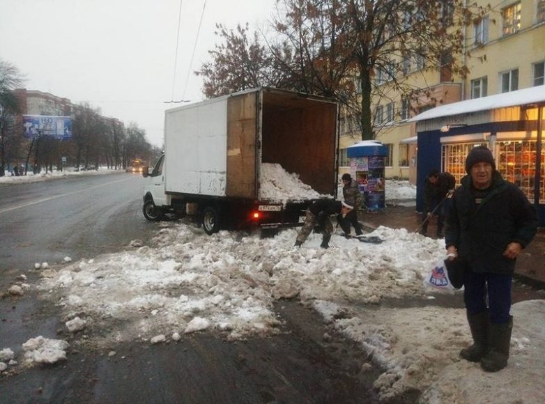 Такое можно увидеть только в России. Заходите!