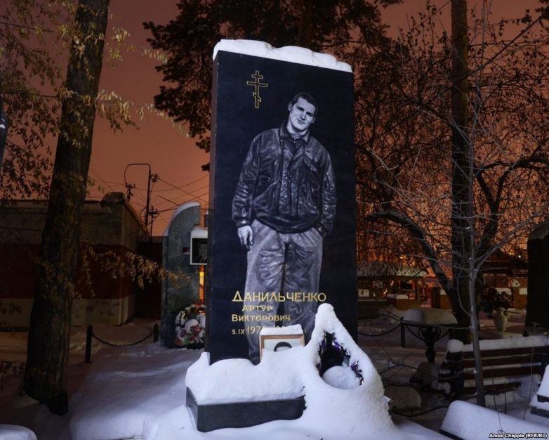 Роскошные надгробия бандитского Екатеринбурга