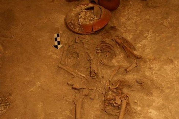 Эти неожиданные находки нашли в гробницах по всему миру