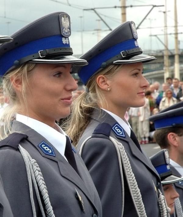 Вот так выглядят самые красивые девушки-полицейские
