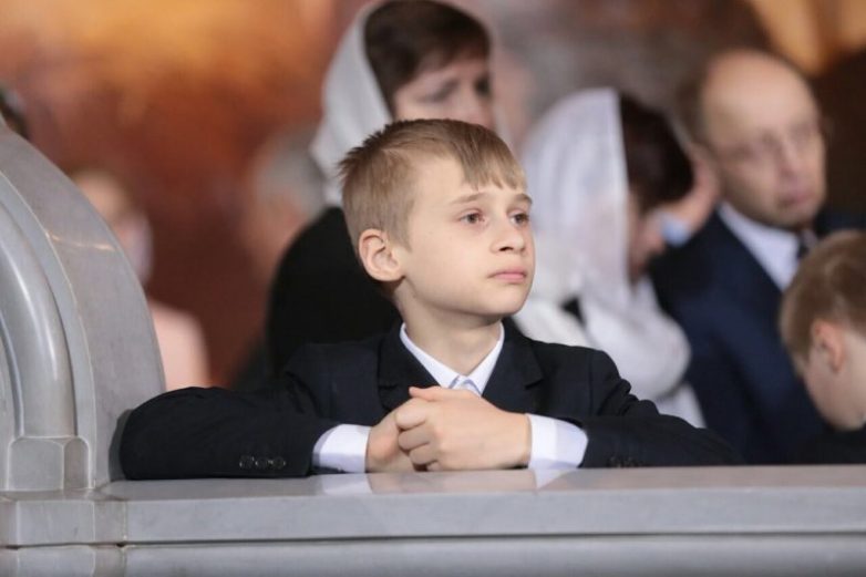 Вот это да! Интернет-пользователи поразились сходством сына Кабаевой и президента России