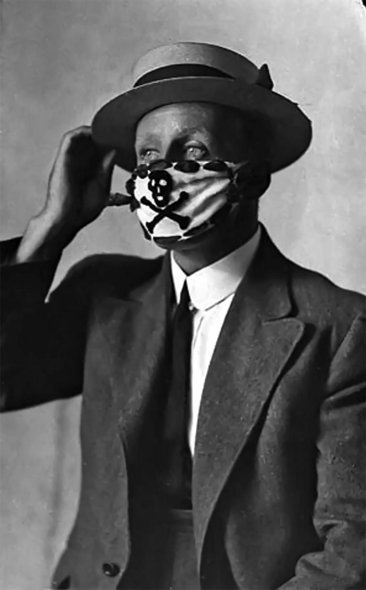 Исторические снимки людей в масках во время пандемии смертоносной &quot;испанки&quot; 1918 года