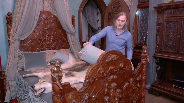 Никас Сафронов и его 15-комнатная квартира в Москве