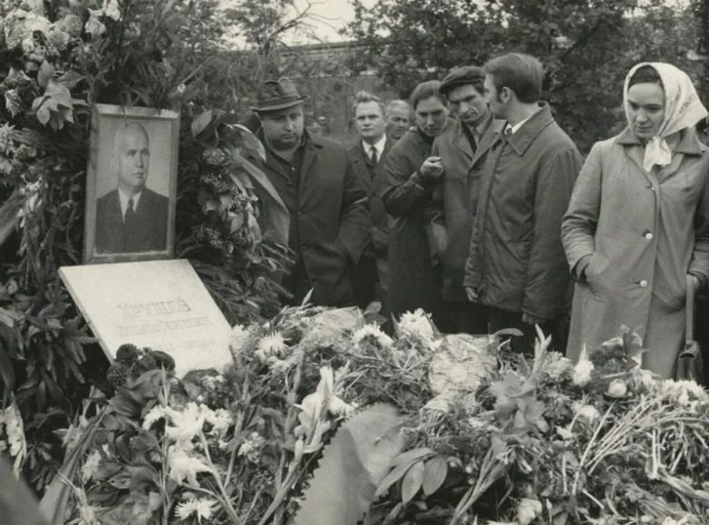 О чем не расскажут путеводители 1971. Смотреть фото О чем не расскажут путеводители 1971. Смотреть картинку О чем не расскажут путеводители 1971. Картинка про О чем не расскажут путеводители 1971. Фото О чем не расскажут путеводители 1971