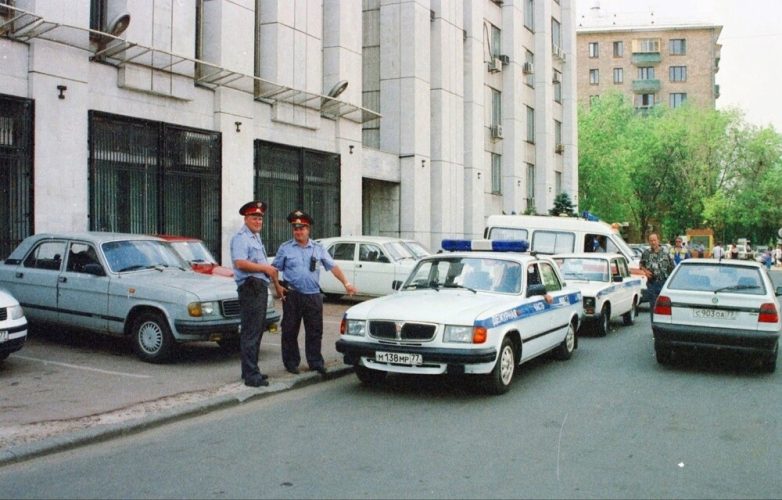 Крутые кадры из 90-х. Не может быть!