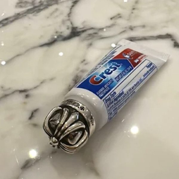 Что здесь происходит?!