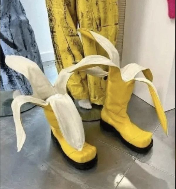 Что здесь происходит?!