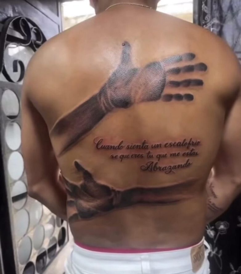 Татуировок, заставляющих поразмышлять о вкусе заказчиков и таланте мастеров