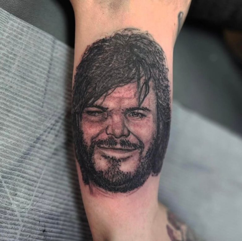 Татуировок, заставляющих поразмышлять о вкусе заказчиков и таланте мастеров