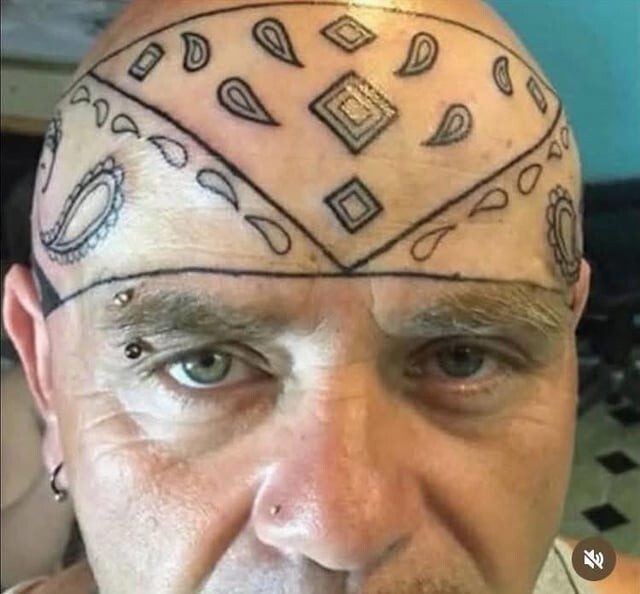 Татуировок, заставляющих поразмышлять о вкусе заказчиков и таланте мастеров