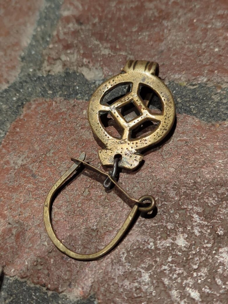 Современные и старинные артефакты, для идентификации которых понадобилась помощь извне