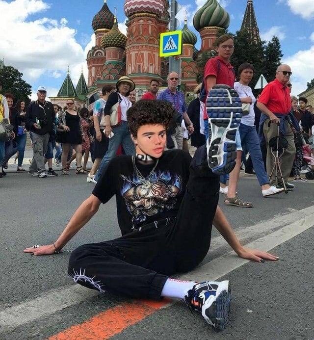 Случаи, когда люди так увлеклись обработкой фотографий, что дошли до абсурда, потеряв связь с реальностью