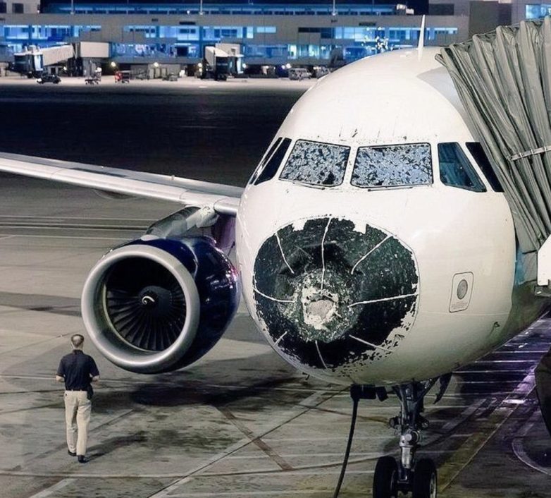 Кадры, сделанные после приземления самолетов: лучше этого не видеть