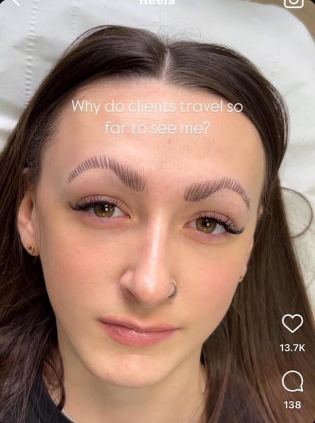 Модники, брови которых живут своей собственной жизнью