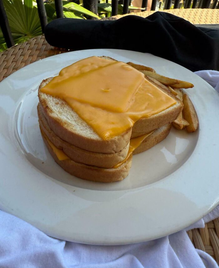 Случаи, когда люди заказывали еду, а им подавали эти до смешного нелепые блюда