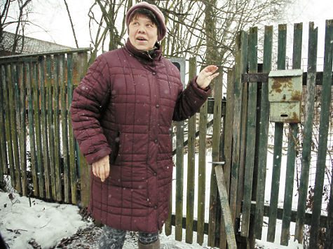 Бабушка и премьер: напротив резиденции Медведева умирает нищая пенсионерка