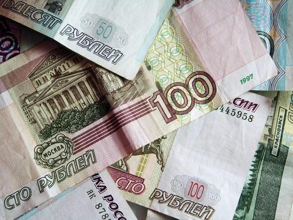 Власти РФ хотят ограничить оплату наличными