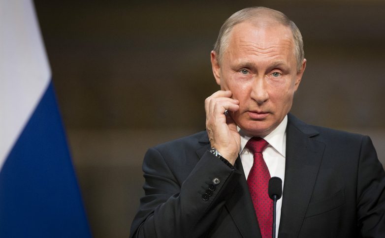 Путин высказался за свободный доступ к интернету без вседозволенности