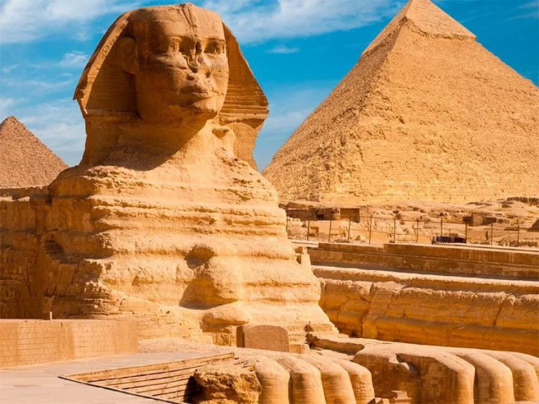 Россиянам порекомендовали не ездить в Египет