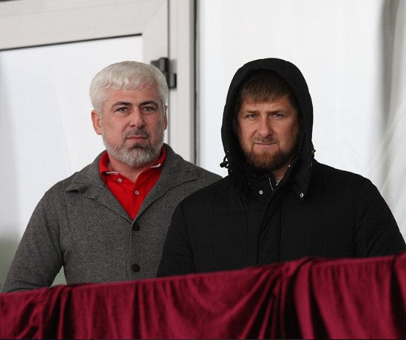 Кадыров опубликовал видео с находящимся в розыске бывшим советником Турлаевым