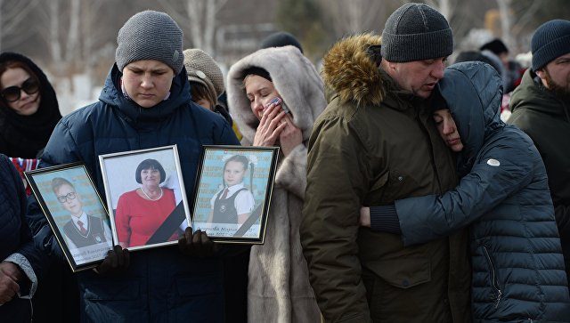 Власти Кемерово проверяют информацию о 78 жертвах пожара в ТЦ