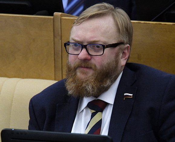 Милонов призвал решить проблему с дорогами перед ЧМ-2018 с помощью «смекалки и российской изобретательности»