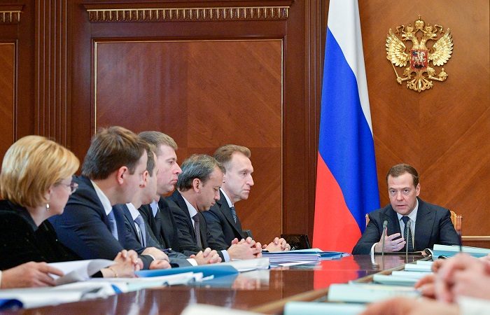 Правительство России 7 мая уходит в отставку
